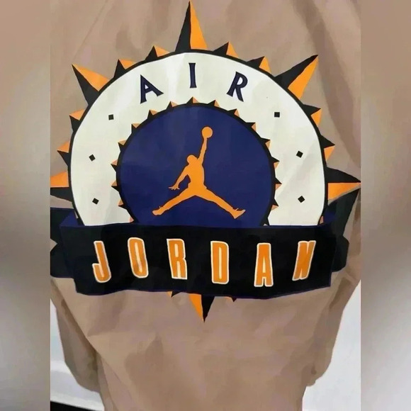 🔥NWT🔥Nike Jordan Flight MVP
Men's Jacket~Hemp/Sail Size Medium Repel Windbreaker - Picture 11 of 12